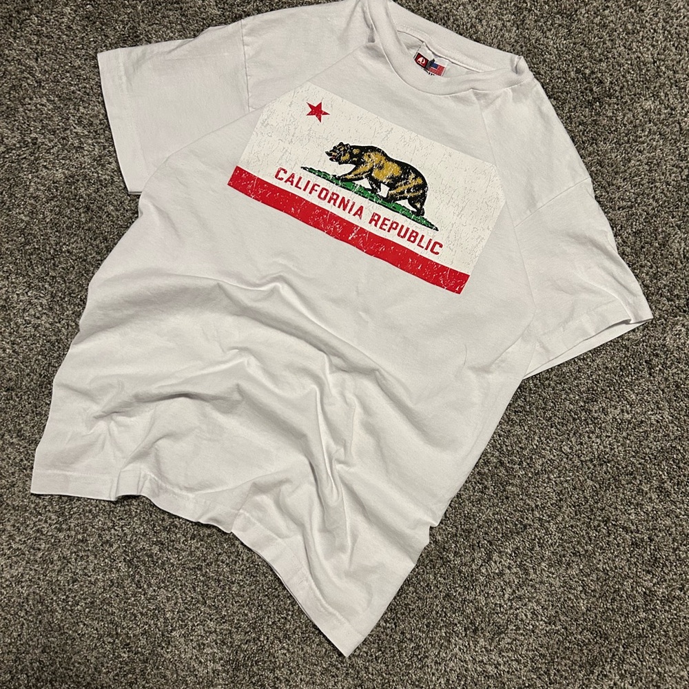 California Republic White Graphic Tee
